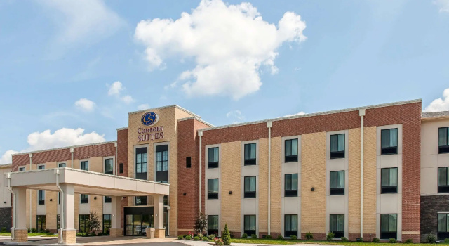 Двухместный номер Standard Comfort Suites Rensselaer near Fair Oaks