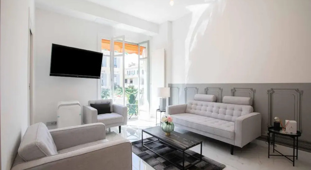 Le Magenta in Nice With 1 Bedrooms and 1 Bathrooms, Забронировать Отель Ницца Приморские Альпы, рядом с Набережная Соединенных Штатов