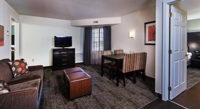 Люкс с 2 комнатами Staybridge Suites Tulsa-Woodland Hills by IHG