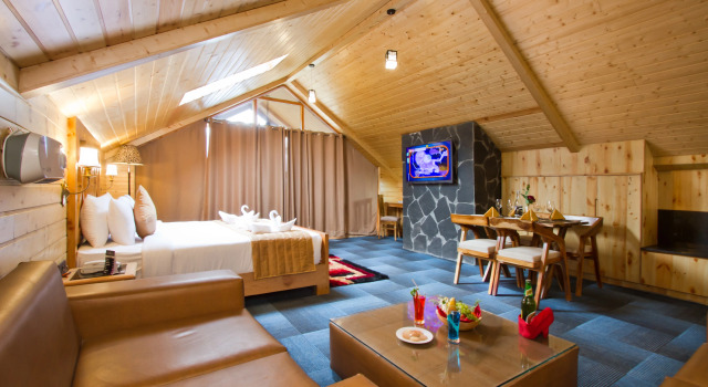 Люкс с балконом и с видом на горы The Whitestone Resorts
