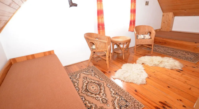 Charming Chalet in Cervená Recice With Fireplace, Rezerwuj Chalet Domki letniskowe w Central Bohemia, Domek