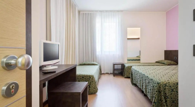 Четырёхместный номер Superior Hotel Due Laghi