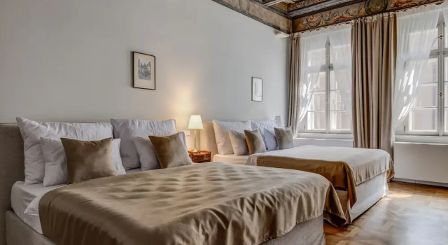 Hotel Nerudova 211, Забронировать Отель Бизнес-отели Праги, рядом с Театр Svanda, 4* 5*