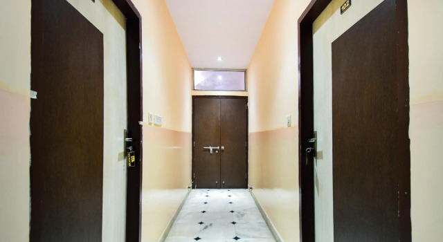 OYO Flagship 62492 Hotel Royal Residency, Забронировать Отель Отели штата Раджастхана с парковкой, Парковка