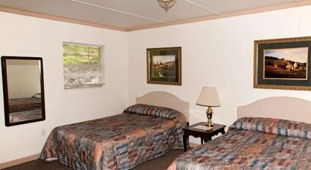 Lakeside Resort-Lakeside Cabins, Забронировать Дом для отпуска Отели Теннесси с бассейном, Бассейн