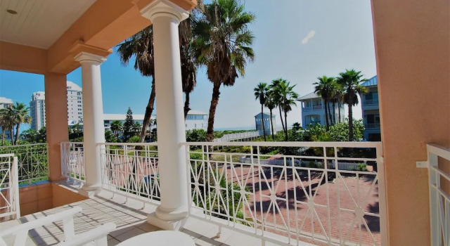 Коттедж Sea Hawk - Private Beach House With Pool & Hot Tub 4 Bedroom Home by RedAwning
