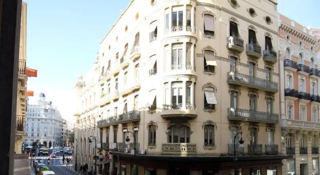 Apartamentos Travel Habitat Ayuntamiento