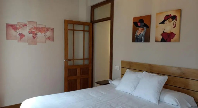 Ábside de San Juan I, Book Hotel Hotels in Estella with Parking, Parking