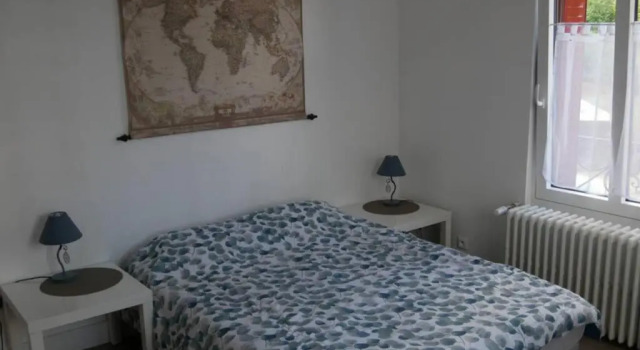 T2 proche du lac, Prenota Appartamento Hotel a Alvernia con parcheggio, Parcheggio