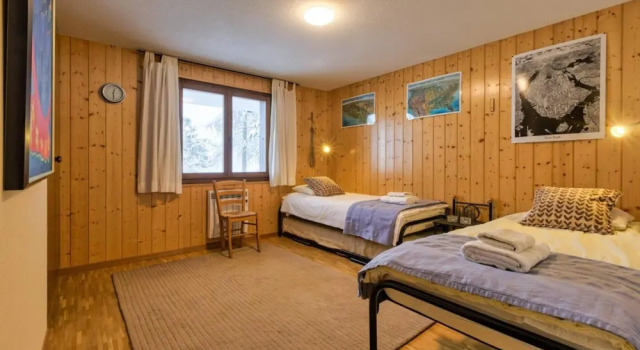 Вилла Chalet Les Jeunes - 8 Pax Swiss Ski Chalet