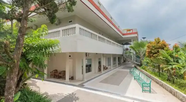 Urbanview Resort Botol Cisarua Puncak Bogor, Book Resort 3-Star Hotels in Cisarua, 3*