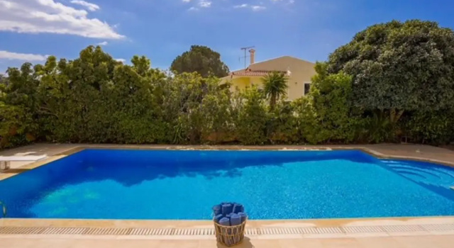 Вилла Deluxe 5 Bdrm Villa w Pool Next to the Beach