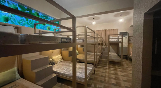 Кровать в общем номере Four Queens Resort