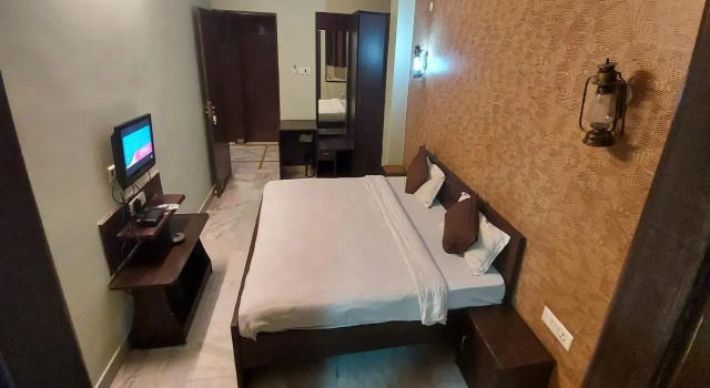 OYO 10755 Hotel Anand Palace