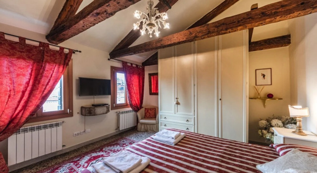 Emanuela's Flat, Забронировать Апартаменты/квартира Апартаменты Венеции, рядом с Консульство Франции в Венеции, Апартаменты/квартира