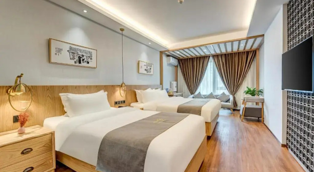 Номер Standard Happy Dragon City Culture Hotel -In the city center Close to Forbidden City&Wangfujing Street&Subway Nearby &free coffee & Free laundry&English speaking with tour services &Free WiFi unlimited for Western software