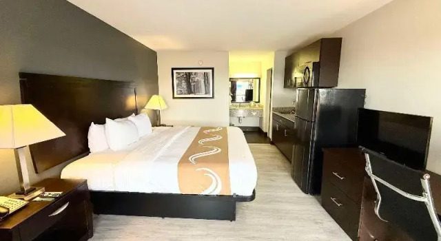 Двухместный люкс с балконом Quality Inn & Suites Baton Rouge West – Port Allen