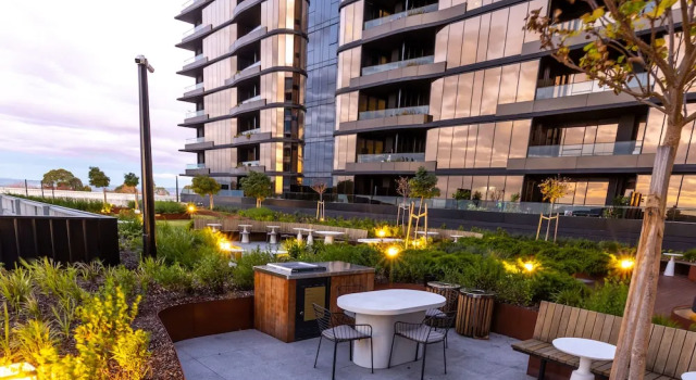 Апартаменты Premium с 2 комнатами с балконом Astra Apartments Glen Waverley