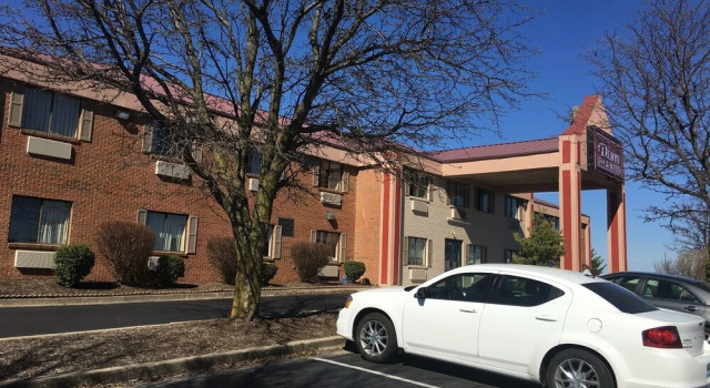 Howard Johnson Inn Nicholasville/Lexington, 预订 酒店 尼古拉斯维尔 肯塔基州