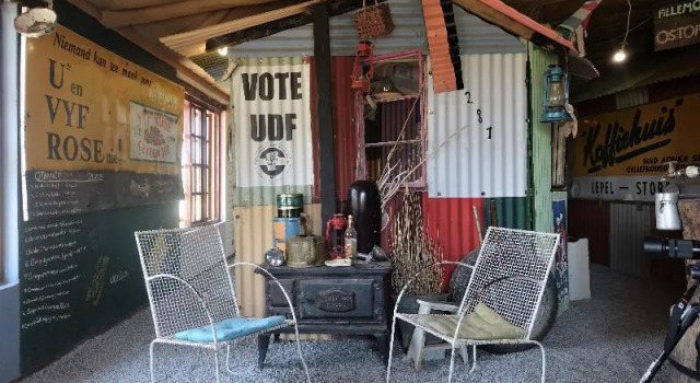Кровать в общем номере Gondwana Etosha Safari Camp