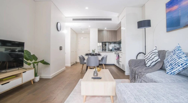 Bright & Modern! 2bed 2bath APT With Parking