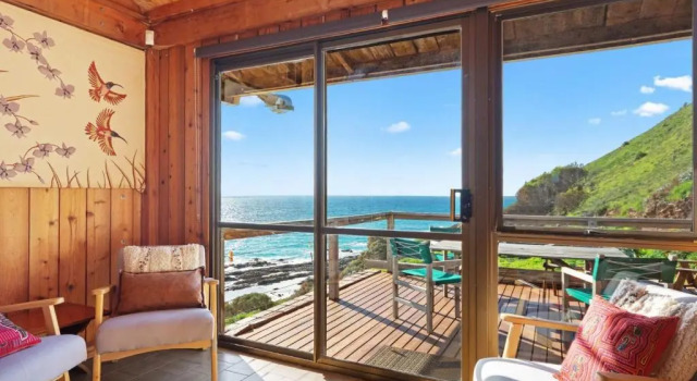 Cliffs End Beach Shack - 105 Gold Coast Drive, Carrickalinga, Book Hotel Carrickalinga South Australia