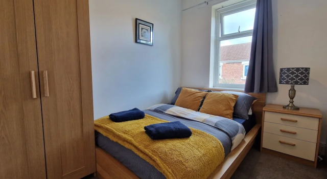 Apartment - Sleeps 4 - Parking - Wifi