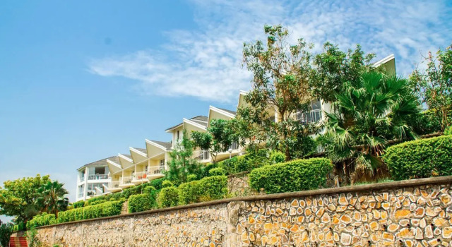 Люкс Royal Springs International Hotel