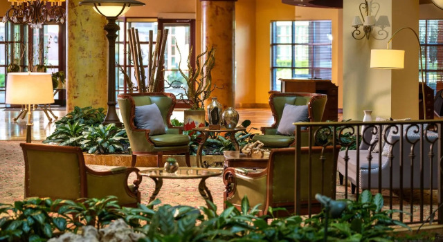 Renaissance by Marriott Tulsa Hotel, Varaa Hotelli Tulsa Oklahoma