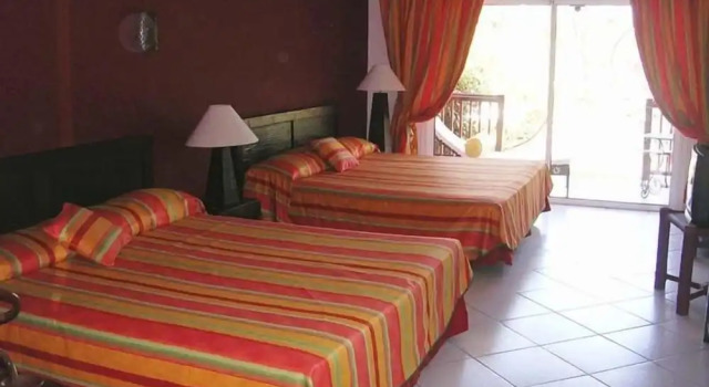 Номер Superior Tropical Court Hotel