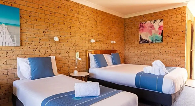 Номер Standard с балконом и с видом на реку Midlands Motel