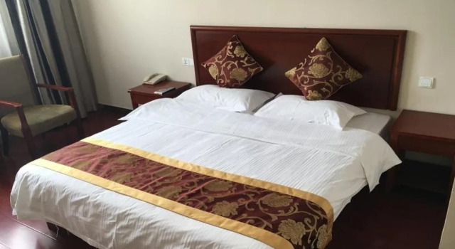 JUN Hotels Jinan Tianqiao District Railway Station Square, Забронировать Отель Тянь-Цяо Цзинань, рядом с Железнодорожная станция Цзинань