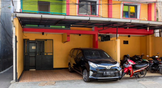 Reddoorz near Gajah Mada Plaza 2