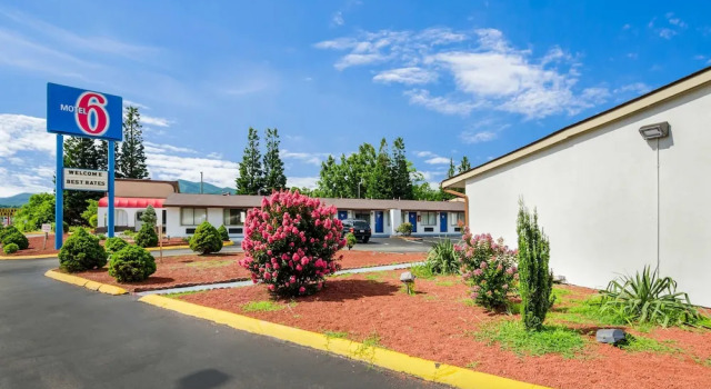Stay At Inn, Rezerwuj Hotel Salem Wirginia