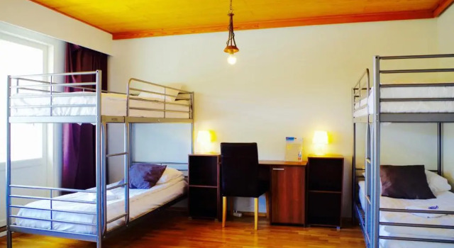 Кровать в общем номере (женский номер) GuestHouse Arctic Heart