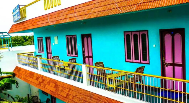Двухместный номер Economy с красивым видом из окна Srinivasa Residency