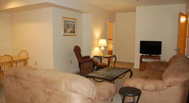 Четырёхместный люкс Deluxe с 2 комнатами Microtel Inn & Suites by Wyndham Plattsburgh