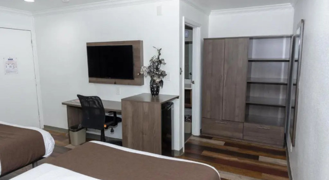 Четырёхместный номер Standard Value Inn Bellflower