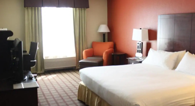 Номер Standard Holiday Inn Express Hotel & Suites Chicago-Algonquin by IHG