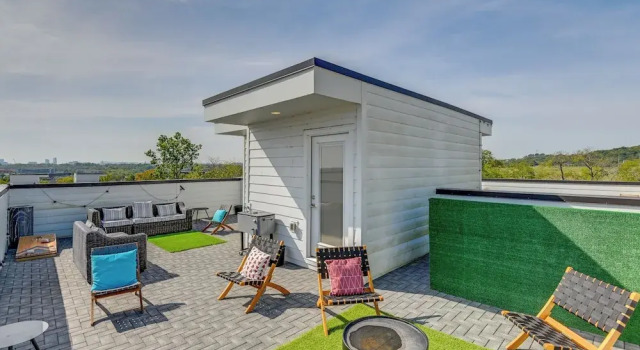 Апартаменты Nashville Townhome w/ Rooftop Balcony & Game Room!