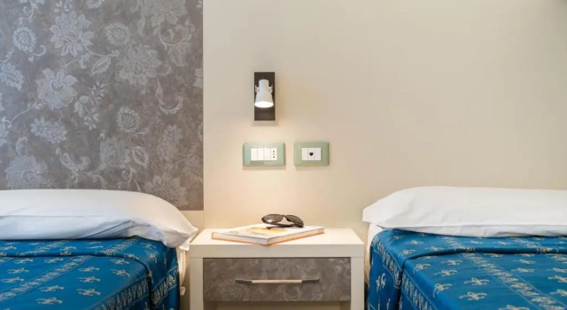 Четырёхместный номер Standard с балконом Hotel Ca DOro