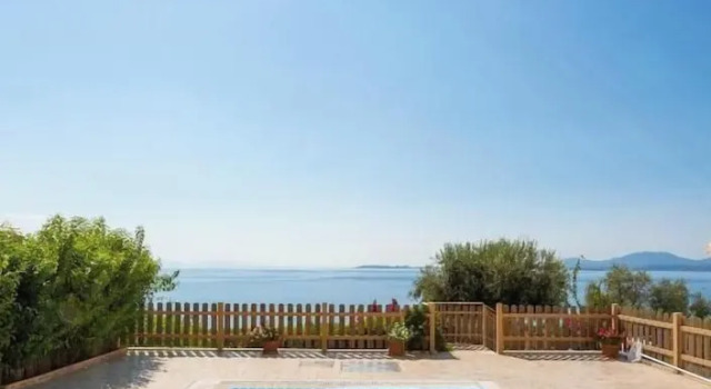 Вилла Villa Alya View in Mparmpati