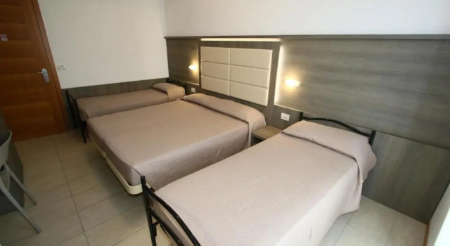 Четырёхместный номер Superior Hotel Boom