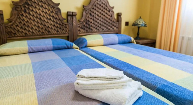 Полулюкс Hostal Restaurante Rijujama