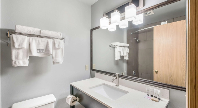 Четырёхместный номер Standard Red Lion Inn & Suites Sequim at Olympic National Park