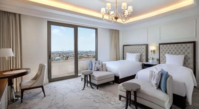 Четырёхместный клубный номер Standard The Ritz-Carlton, Amman