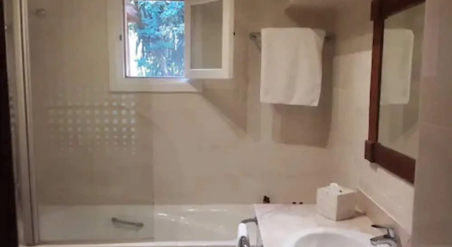 Двухместный номер Superior с балконом Domaine de la Roseraie Resort