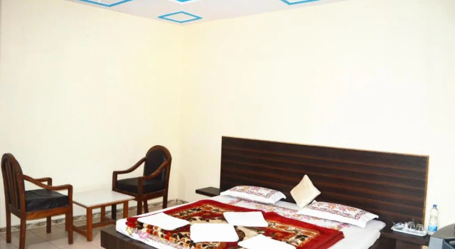 Двухместный номер Deluxe с красивым видом из окна Hotel Goverdhan Tourist Complex