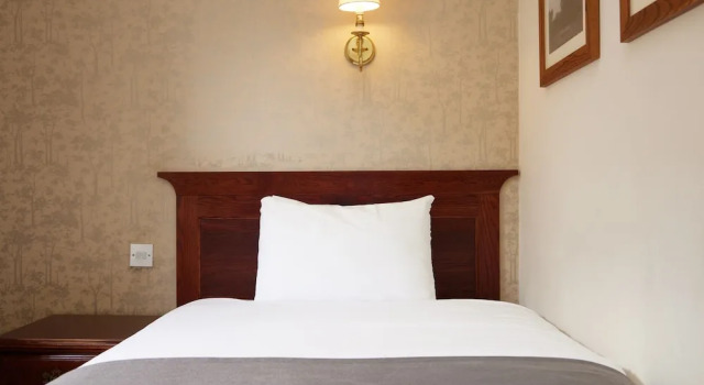 Одноместный номер Standard George Hotel by Greene King Inns