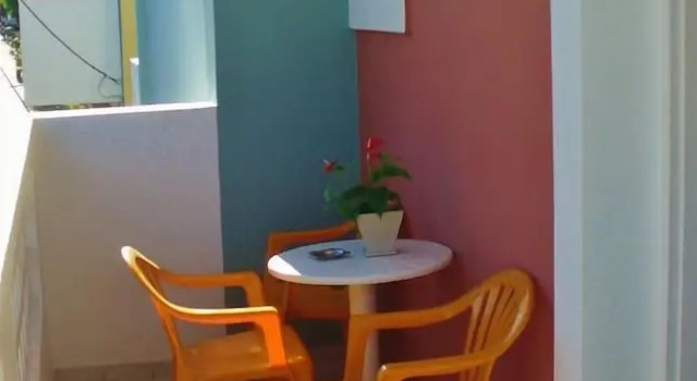 Студия 7 Days Studios & Apts